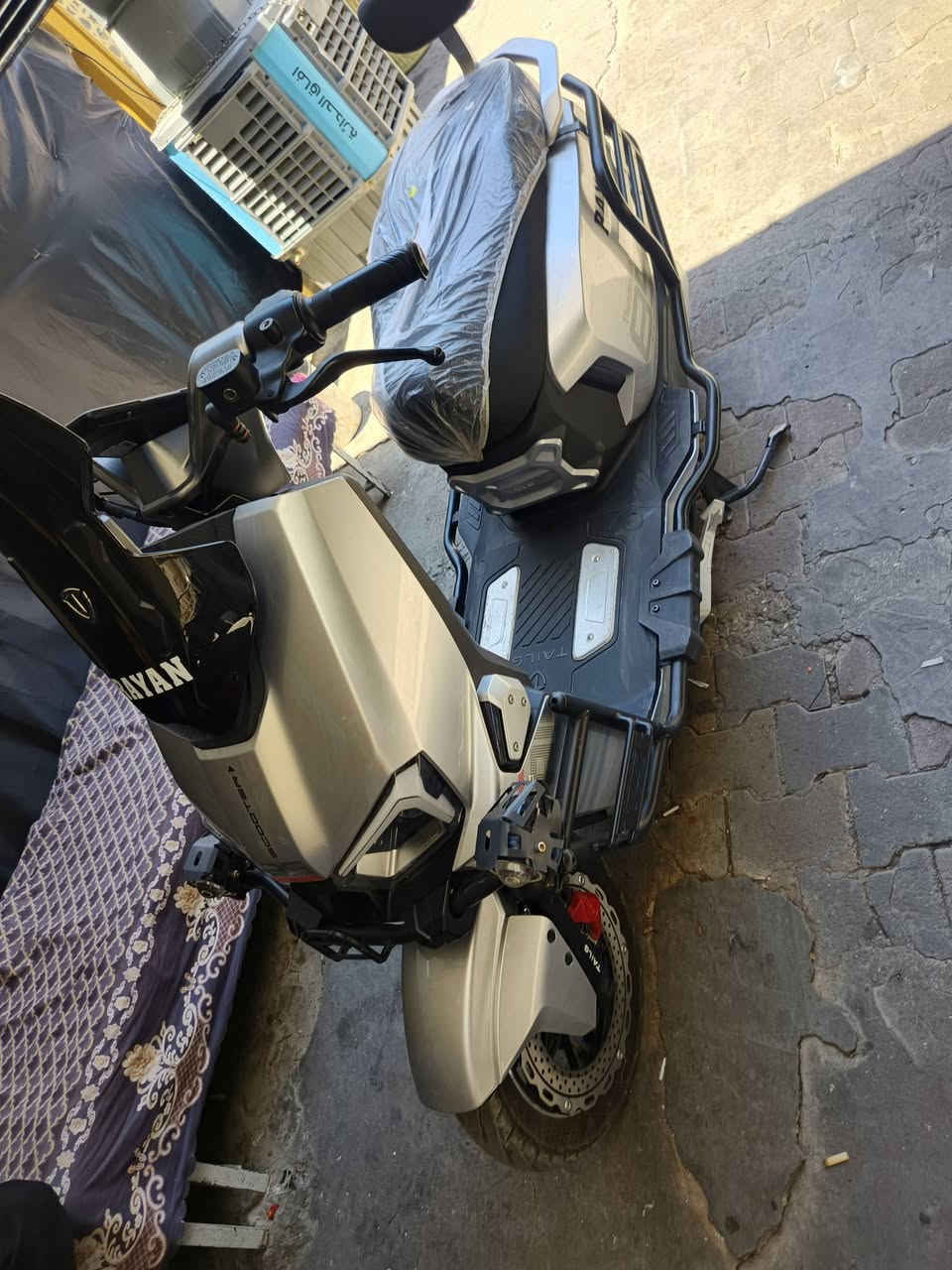للبيع شركه ريان مدرعه ستخدم قليل السعر مليون و250 مكان الكاظمية اتصال ***********
