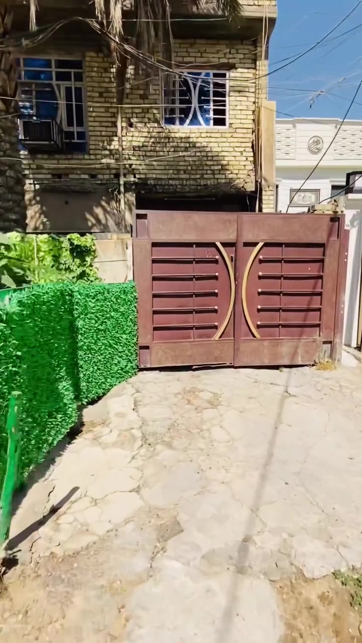 [ السلام عليكم] 

دار (١٣٠) م متر للبيع 🏦 بناء ممتاز واجهة ٧م 

درجة اولى👍 بغداد الجديدة النعيرية  الشارع العريض بل قرب من معهد الادريسي 

🤩يحتوي الدار على مدخلين صالة 🏘 ومطبخ وخدمات٢

و ٣غـرف نـوم 🏤  وبـيتـونـة وصـطح وترك خلف البيت    🏘

  للاستفسار  ***********  ☎️
