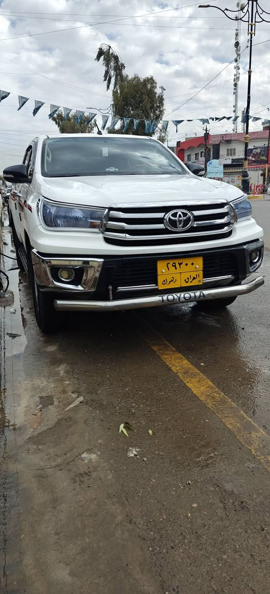 تيوتى هايلوكس بدون ضرر مديل 2016  السعر 230. $السيارة كلهى اب شرط من المحرك والكير والكهربايات كلى وضع شركى الي يحب يتواصل معانى ***********
