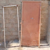 باب حديد • مرجوحه صغيرة