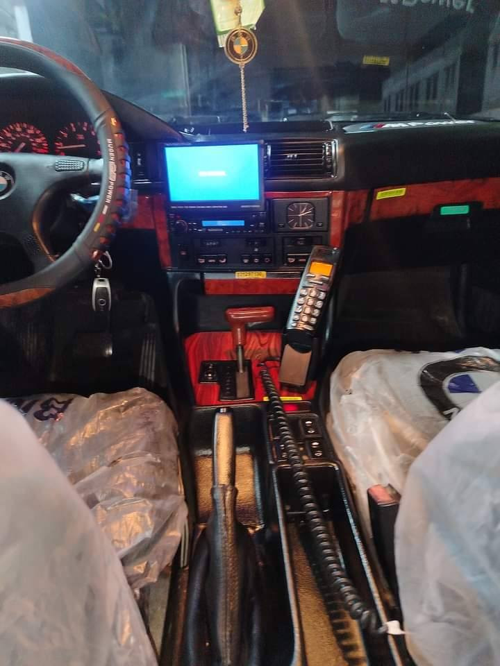 ياالله سلام عليكم ورحمة بي ام 525مسكر فانوس رقم انبار باسمي تحويل ثاني سيارة جاهزة لاخر حبايه دعاميات ام داخل صاج ملكي فتحه اربع جامات كهرباء سيارة مفوله كشنات جلد سيارة بلاديه من كهربايات وكشر مصبوغه عام فقط بدون ضربه ترايك 260شرط سعر سيارة 70وبي مجال وترهم مراوس بي ام او اي شي حسب القناعه مكاني الانبار هيت ***********
