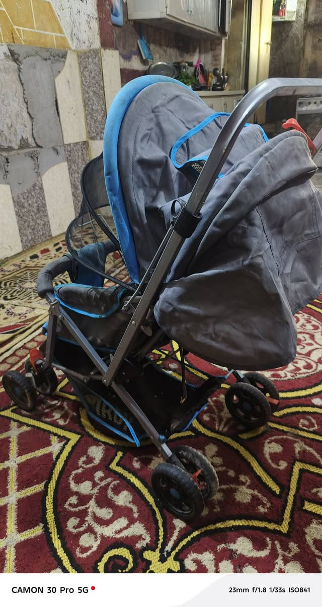 ب ٣٠ الف 
جديده بس بيه تراب ضاميه من زمان 
***********
