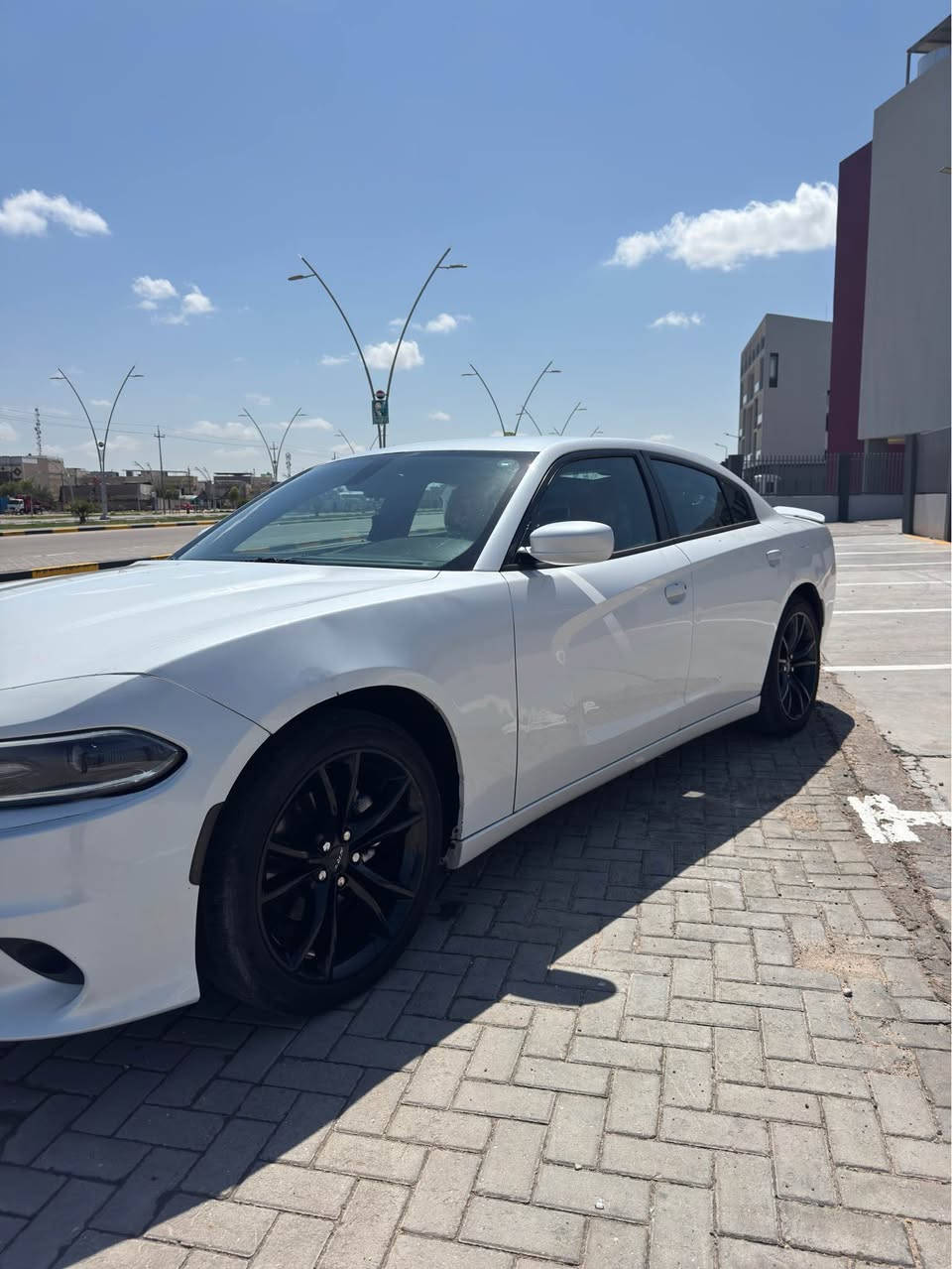 السلام عليكم جارجر موديل 2015كندي اصل  مكينه 3600شاشه جبيره   تشغيل ع بعد  وبصمه داخله كلين بلجاملغ الخلفي و باب الخلفي  بدون دواخل مكفوله من الضربه رقمها اربيل  سنويه جديده سعره 177 بيها مجال
مكاني بصره
*********** البصرة, العراق
