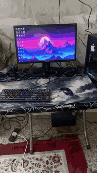 � كيس ألعاب + شاشة + ملحقات + UPS للبيع 🔴

📌 الحالة: مستعمل سنة
📌 الاستخدام: نظيف، بدون أي مشاكل
📌 الحرارة: ممتازة وما ارتفعت نهائياً

⸻

🖥️ مواصفات الكيس:
• 🔹 المعالج: Intel Core i3-10105F
• 🔹 كرت الشاشة: GTX 1650 – 4GB
• 🔹 الرام: 16GB DDR4
• 🔹 التخزين:
• ssd 256GB
• HDD 500GB
• 🔹 المذربورد: ASUS PRIME H410M-K
• 🔹 البور سبلاي: 500W Deepcool
• 🔹 الكيس: Deepcool
• 🔹 النظام: Windows 10 Pro – 64bit
• 🔹 DirectX 12 شغال بدون مشاكل

⸻

🖥️ الشاشة:
• 📺 Samsung
• 🔹 دقة 1080p
• 🔹 تردد 60Hz
• 🔹 حالة ممتازة

⸻

🎮 الملحقات:
• 🖱️ ماوس Snap Dracon
• ⌨️ كيبورد Red Switch (جديد)
• 🎮 يد PlayStation 4 + ميز
• 🔌 UPS Metex 1000VA (يحمي الجهاز من انقطاع الكهرباء)
وياهة الميز يعني بس تربط وتلعب كلشي كامل  اخي الميز هدية 
⸻

✅ ملاحظات مهمة:

✔️ الجهاز نظيف جداً
✔️ ما بي أي أعطال
✔️ ماكو مشاكل حرارة
✔️ يشغل أغلب الألعاب بسلاسة
✔️ مناسب للألعاب، الدراسة، الشغل

⸻

💰 السعر:
➡️ 650 دينار عراقي
(قابل للنقاش للجاد فقط)

📍 المكان: بغداد الغزالية
📞 للتواصل: ***********
