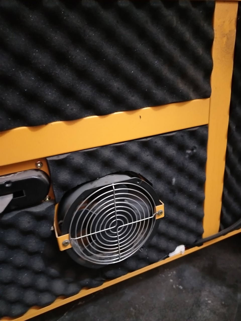 مولد٨كيفي للبيع جديدمستعمل قليل جدا الاتصال على الرقم ***********
