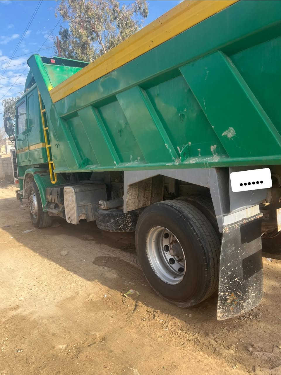 اسلام عليكم
تك سكانيا F اف للبيع محرك اخظر كير 5.5
موديل92
 السعر 180 
رقم الهاتف :***********
