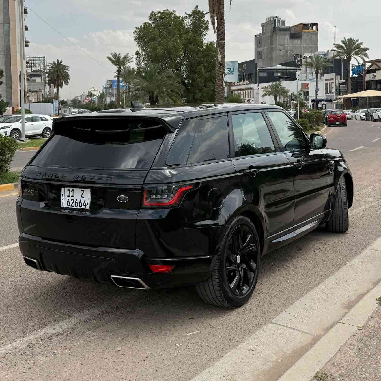 رانج سبورت 
2020 V6. 
السيارة جديدة. دخول. جديد 
ماشية 58 الف 
  حادث. بابيين. لون.  
بغداد اليرموك. 
***********
صور حادث. مرفقه. تحياتي
