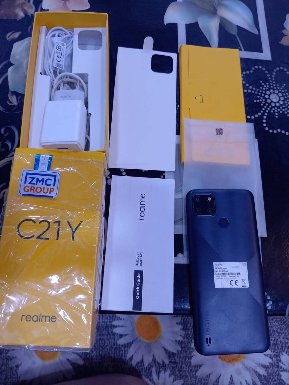 جهاز ريلمي c 21Y اخو الجديد مستخدم اقل من شهر  ذاكره ٦٤  المعالج G35 رام ٤ الكامرا ١٣ ميكا بكسل البطاريه ٥٠٠٠ واط  بصمه خلفيه يدعم شبكه G4 نظام اندرويد 10 السعر  ١٣٠ الف  الاتصال على الرقم *********** بيه واتساب
