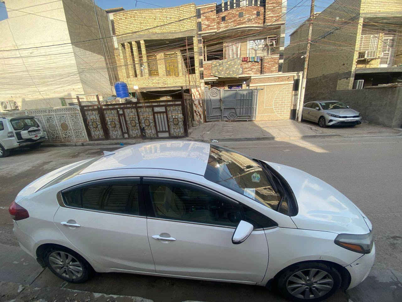 قسططط
السلام عليكم 
كيا فورتي موديل2017
وارد كندي اربع قطع صبغ 
الكشر كدامكم 
بصمه 
شاشه
كامره 
حساس
تحكمات 
قطعتين تبريد
تدفئه كشنات 
فول عده الفتحه 
كير جديد
مكينه جديد
تبريد براكيت يحتاج يتبدل 
صدر جديد
كهربائيات بلاد
جاهزه السياره رقم سليمانيه باسمي 
للبيع قسططط 
حسب المقدمه والشهريه انطيك سعرهة الكلي 
يعني المقدمه ماتك وشهريه تحدد سعرهة الكلي بغداد, العراق


**إذا كنت صاحب هذا الإعلان وتريد حذفه لأي سبب، رجاءا أرسل رسالة إلى الدعم الفني**