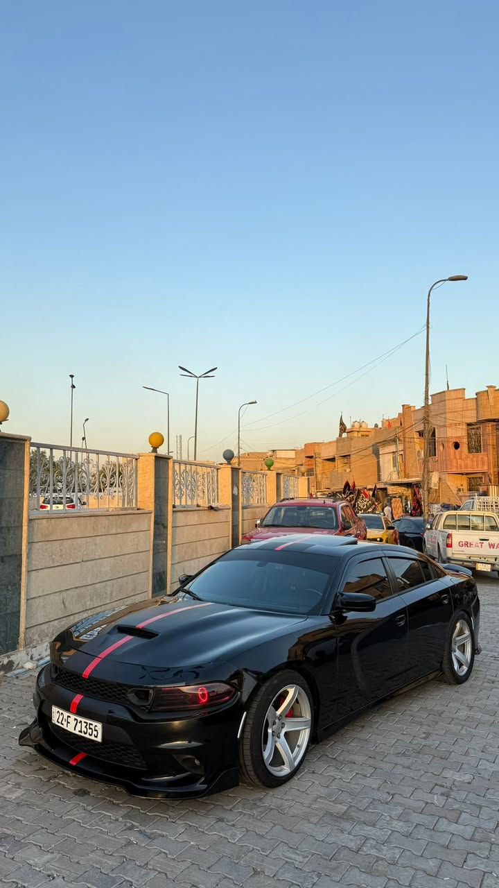 سلام عليكم جارجر للبيع موديل 2020 بسمي هزه وسنويه جديد رقم اربيل ماشيه 70 ميل
حادثه اربع قطع فقط بدون ايرباك وبدون شواصي وبدون لغود 
مواصفات فول فتحه 
رادار مري + نقطه عمياء + مري قلاب 
كشنات كنتاره + جلد تدفئه وتبريد 
دشبول دبل خيط جلد 
بطاين دبل خيط جلد 
شاشه كار بلي + نضام ايكو اقتصادي 
لايت متغير زنون عالي ناصي 
تخم تاير باتري جديد 
عليه نانو + بوليش 
بيه حجرات بلادي 
دبات سود موبار اصل 
صدر امامي خلفي جديد 
سياره جاهزه من كل نواحي 
مكاني بغداد 
كير مكينه جديد 
رقم شاصي 
السعر 182 وبيه مجال
2C3CDXGJ7LH216909
رقمي 
***********
