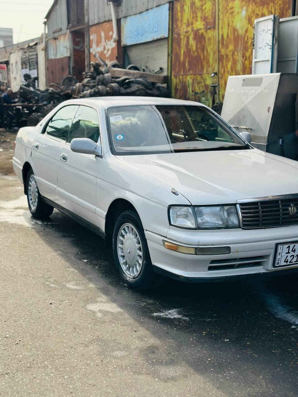 السلام عليكم بطه منفصل للبيع موديل2000 رقم بصره مجدده لغايه 2027 سياره مصبوغه عام بدون ضربه مكفوله من الكص والنقل والعيب الشرعي مكينه كير حداديه كله جديد تبريد شغال الغرفه مالتها نضيفه سعرها 63 والشراي بخدمته مكينه 2500 لحد يعلق شراي يتصل مكاني بصره ابو الخصيب شراي يتصل ***********
