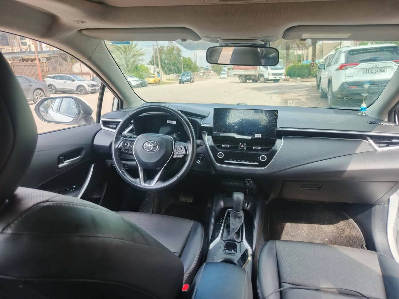 سلام عاليكم كورله موديل 2024 وارد صيني حادثه مثل ما اموضح بسونار بدون اريباكات 111$وبيه مجال السيارا بسمي  وماشيه5 الف الاتصال*********** الدوره شارع 60
