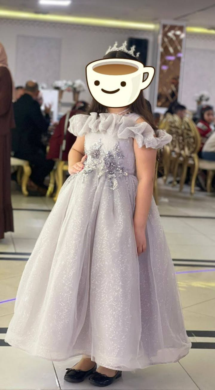 بدله الصغيره اخذتها ب٧٠ والكبيره ب٩٠ ملبوس مره وحده قيموواخذو واتس***********
