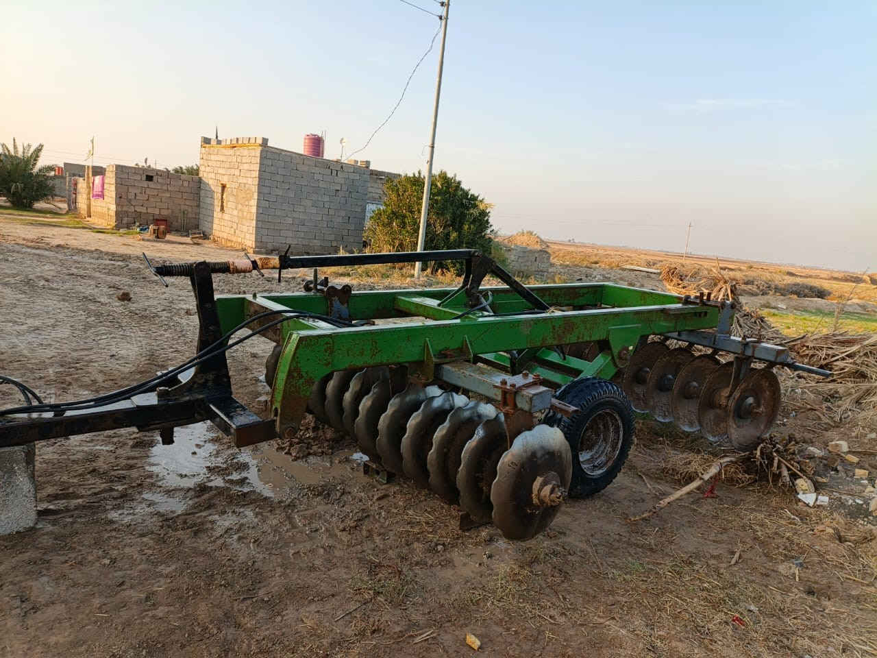 السلام عليكم.  دسك 24للبيع الاستفسار الاتصال***********
