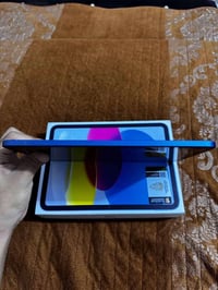 ايباد 11 معالج A16 جهاز عدد دورات الشحن 100جديد استعماله فقط دراسة غرا...