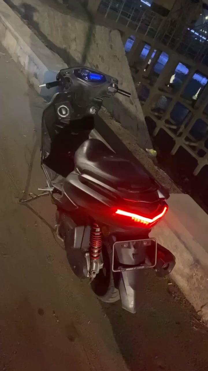 سلام عليكم شمعه يابانيه دراجه ناعمه وحلوه بيه ملاحضات مثل كفره يرادله تريب دراجه بيه كور رياضي سمارت وبيه كلجات بس مكينته وكهربايت كلش نضاف  كامله من كلشي اي نقص مابيه 
مكاني بغداد لحريه ***********
سعر1100وبيه مجال
