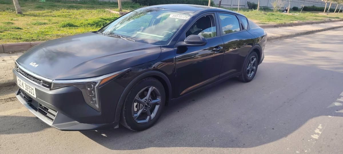 السلام عليكم كي فور موديل ٢٥ ماشيه ٥الاف حادثه بنيد ودعاميه وربع جاملغ  شهداء بسمي السعر ١٦٠ بغداد البنيد بعده ما مصبوغ والدعاميه بدون دواخل مكاني البياع بيهه مجال أي استفسار هاذا رقمي ***********
