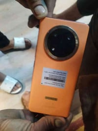 جهاز للبيع هو ملحقاته السعر 250 وبي مجال نبدل شاشه اصليه سعر الشاشه 90...