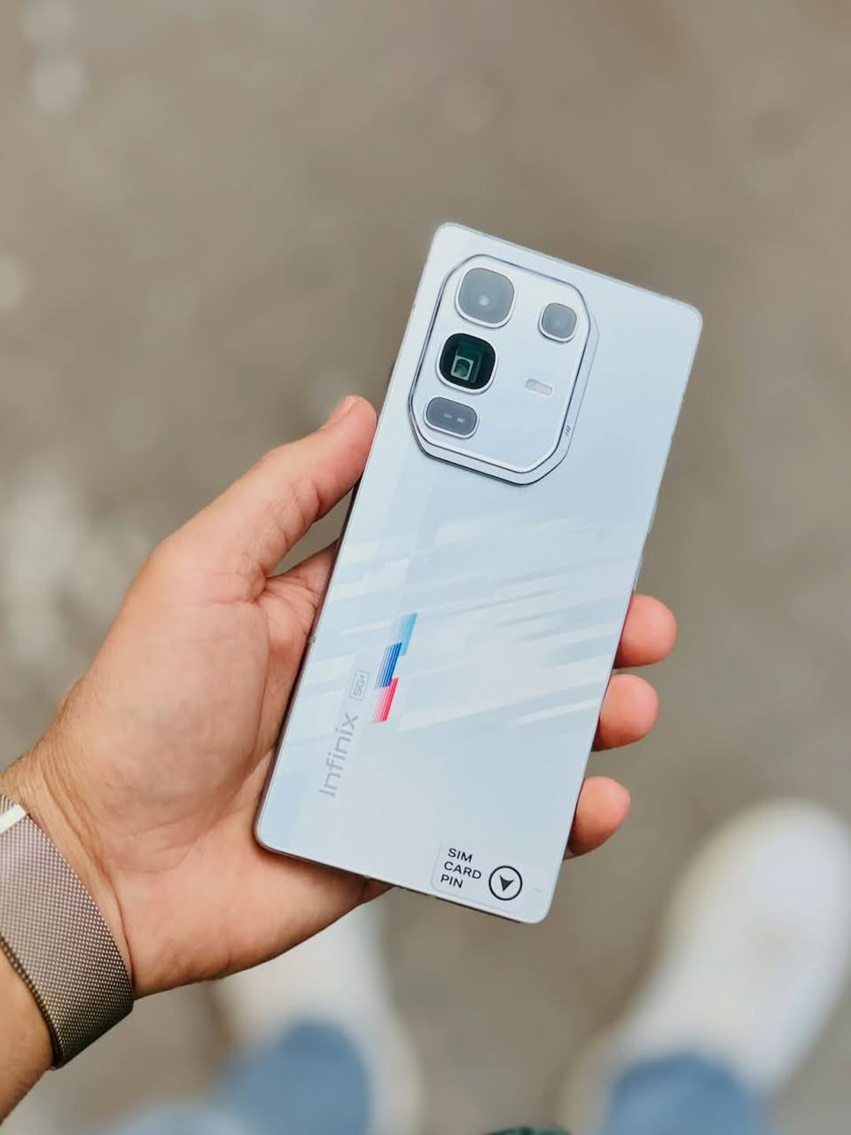 Infinix NOTE 50 Pro+ 5G
نسخة 5G   256 
دبل خط ساعات من فتحته من كرتونه 475 وبي مجال للشراي 
*********** واتساب مع كل ملحقات حتى علاكه المركز المشتري منة
