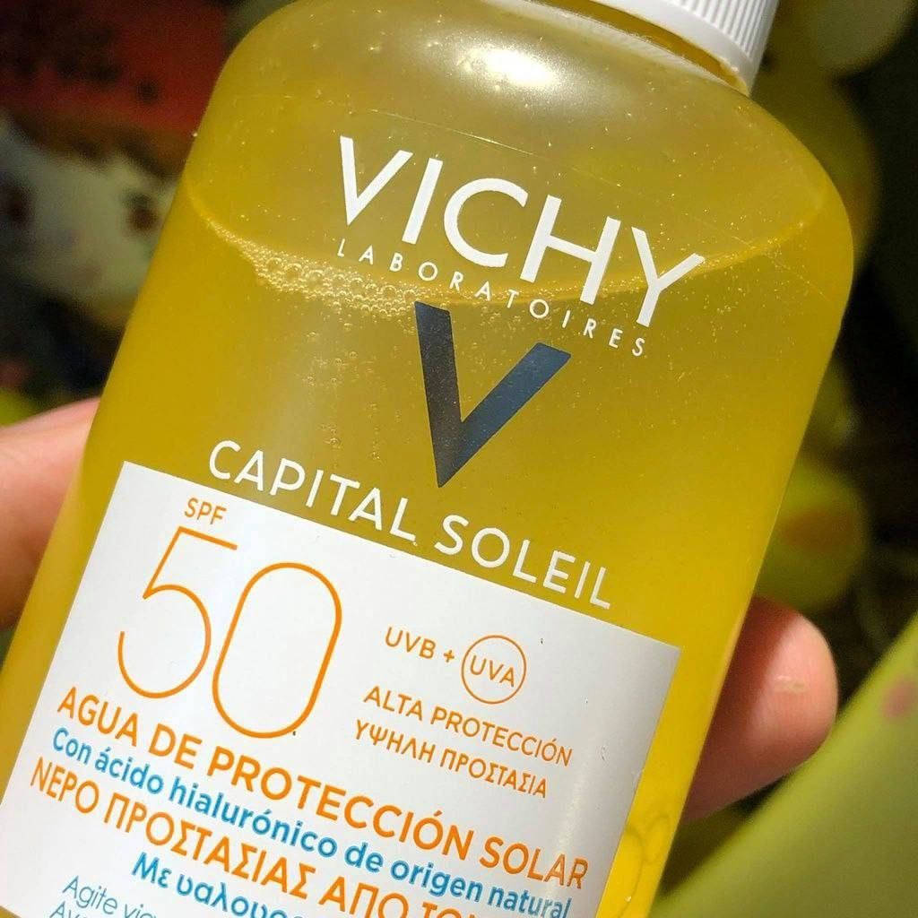 #vichy
الشكل الجديد من 💛 ڤيجي 💛واقي شمس فيشي بخاخ🔆 يعمل على حماية عالية جداً من الشمس بنسبة spf 50 للوجه و للجسم 
واقي فيتشي للوجه والجسم غني بفلاتر الأشعة فوق البنفسجية واسعة النطاق و يحاوي على مستخلص العنب البري للعمل المضاد للأكسدة. هذا الرذاذ المبتكر خفيف الوزن ويمتص بسرعة لراحة قصوى يحتوي على مياة معدنية مغذية للبشرة
واقي فيجي لحماية المياه من الشمس
مثل المياه العذبة ، والحماية مثل الحليب ، توفر مياه تانينغ سوبليمي للحماية من الشمس إحساسًا بالمتعة مع كل استخدام مع ضمان حماية عالية من أشعة الشمس.
تقنيتها ثنائية الطور ، التي يجب اهتزازها قبل كل تطبيق ، والمرتبطة برشها الدقيق تضمن نسيجًا فائق الخفة لللمسة النهائية غير المرئية ، بدون علامات دهنية أو لزجة أو بيضاء. غنية ببيتا كاروتين التي تحدث بشكل طبيعي ونظام فلتر يحتوي على Mexoryl SX ، تعمل Sun Protection Water على تسريع عملية الدباغة مع توفير الحماية ضد أشعة UVA-UVB. "
#الاصلي المنشأ فرنسي🇫🇷 💯
سعر الدرزن 
يوجد لدينا توصيل الجميع محافظات العراق✔️✔️


**إذا كنت صاحب هذا الإعلان وتريد حذفه لأي سبب، رجاءا أرسل رسالة إلى الدعم الفني**