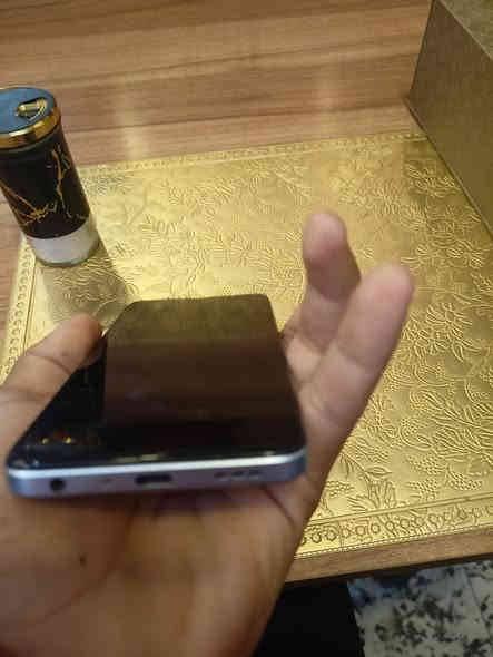 سلام عليكم تلفون oppoA18لبيع اخوه جديد سعره 100 وبيه شي قليل العنوان ديالى الخالص هبهب رقم الهاتف ***********
