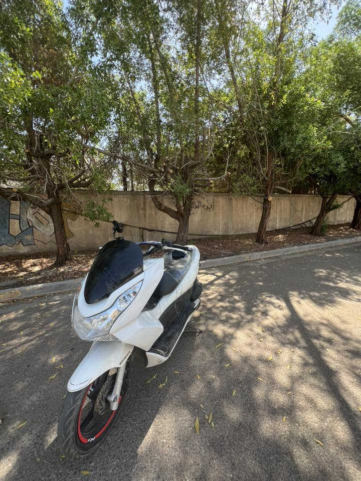 سلام عليك بس سي اكس جيل اول يابني نضيفه حيل ما ماشيه هواي 40 ألف الدراجه خرسه أي كسر بل كفر ماكو كقوله كفاله عامه السعر اتصال وسهله
***********
