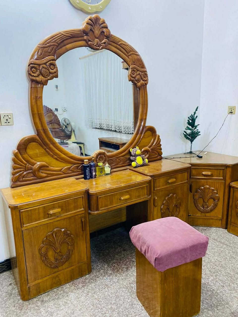 غرفة ضخمة تسكام نظيفة شغل درجة اولى ب مليون ونص 
مكانها بكرلي


**إذا كنت صاحب هذا الإعلان وتريد حذفه لأي سبب، رجاءا أرسل رسالة إلى الدعم الفني**