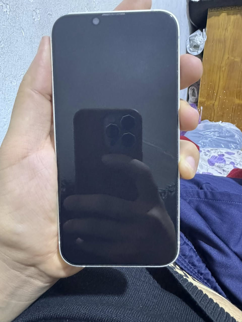 سلام عليكم 13 عادي
ذاكره 128
بطاريه 88
تليفون مبدل شاشه اصلي يعني تفصيخ مايطلع عندي قطعه غير معروفه اصليه 
مكاني شعب حي تجار 
سعر 375 وبي مجال
رقمي ***********
