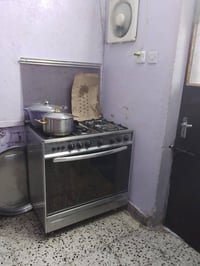 للبيع طباخ و كاونتر و ٣ ملحقات كاونتر للبيع السعر ٨٠ وبيهن مجال رقم ٠٧...