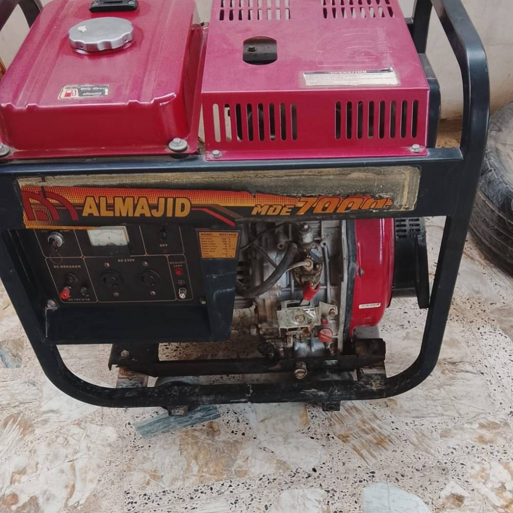 السلام عليكم
مولده للبيع بسعر 500 وبيها مجال نضيفه وشغاله للتفاصيل هاذه الرقم ***********
