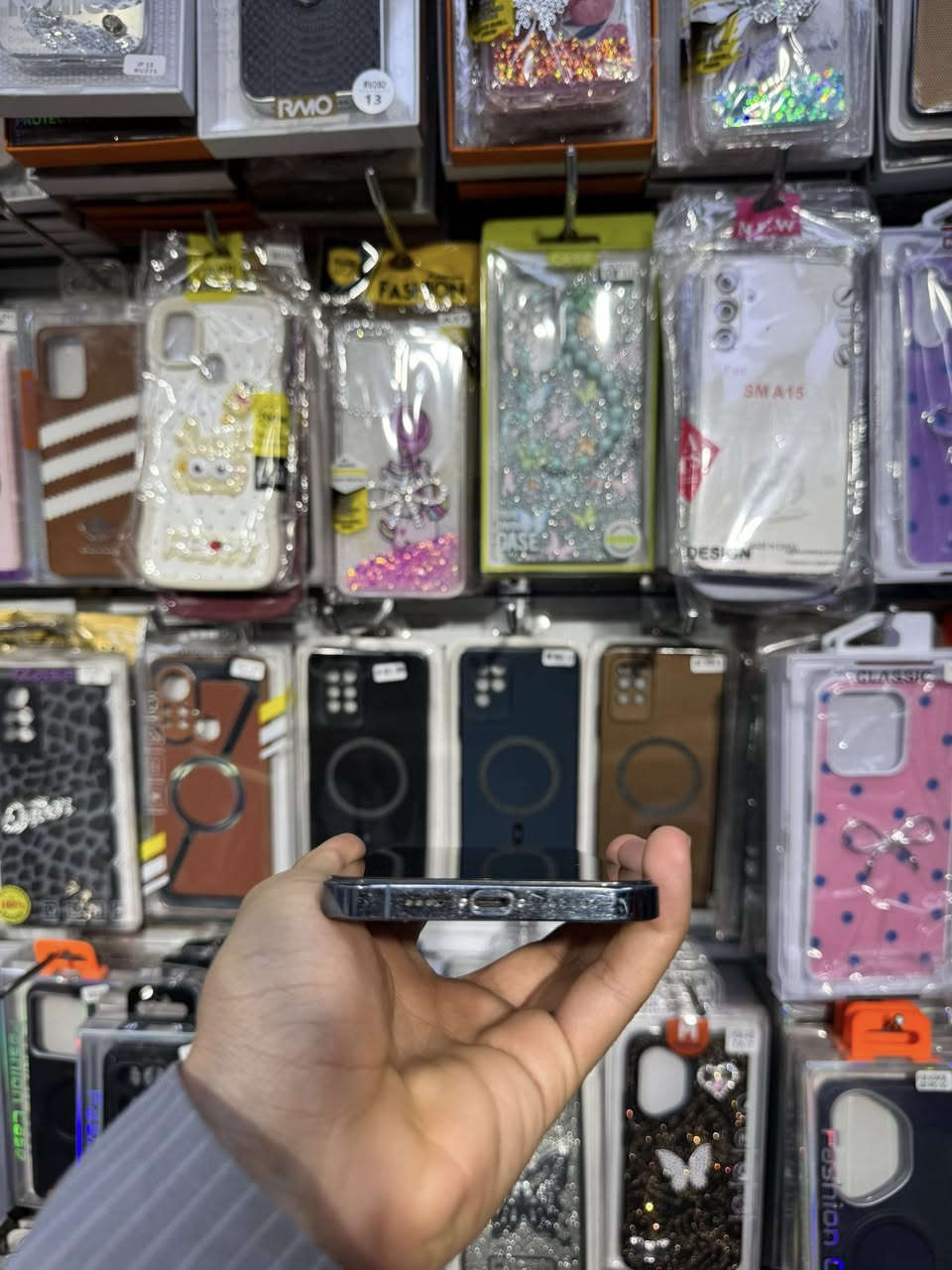 ايفون 13 برو ماكس
بطارية100 
ذاكرة 256
‏مستبدل الشاشة ‫اصلي  ￼
مبدل بطارية 
السعر 440 الف 
***********
‏نجف الاشرف سوق الكبير ￼￼
