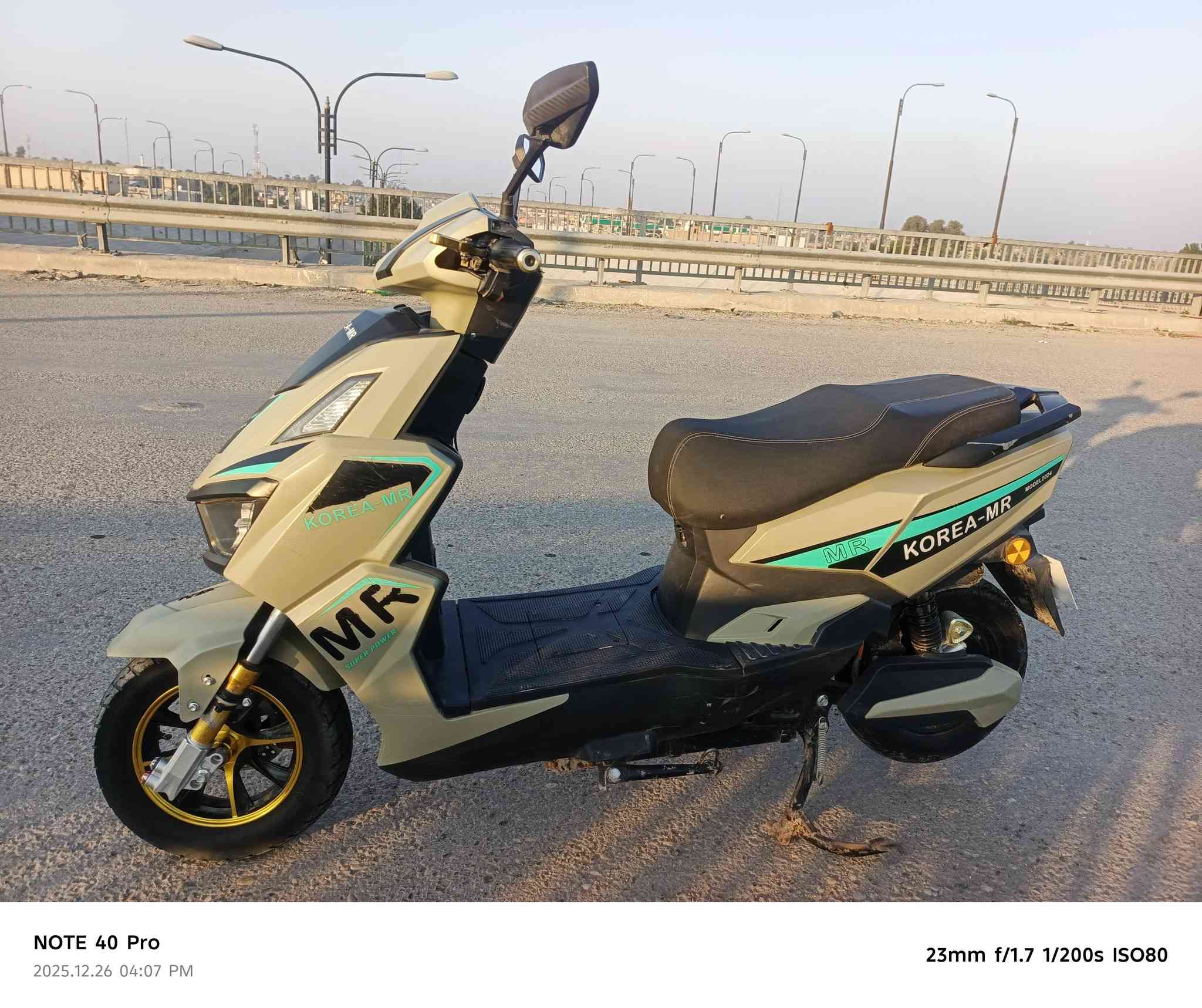 سلام عليكم دراجه شحن🔋⚡ للبيع نوع سكنس دراجه خير من الله بطاريات عل فحص سرعتها ٩٩ بطاريات 6 كبار
عنواني الطيفيه ك ١٨ رقمي ***********
ادمن وافق سعره ٧٠٠ بيه مجال نضيفه بشكل 
ملاحظة غير موجود ع نته 
اتصال فقط
