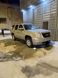 يوكن مكفوله من الكص و الضربه سيارة جديدة السعر85 وبيه مجال   077520999...