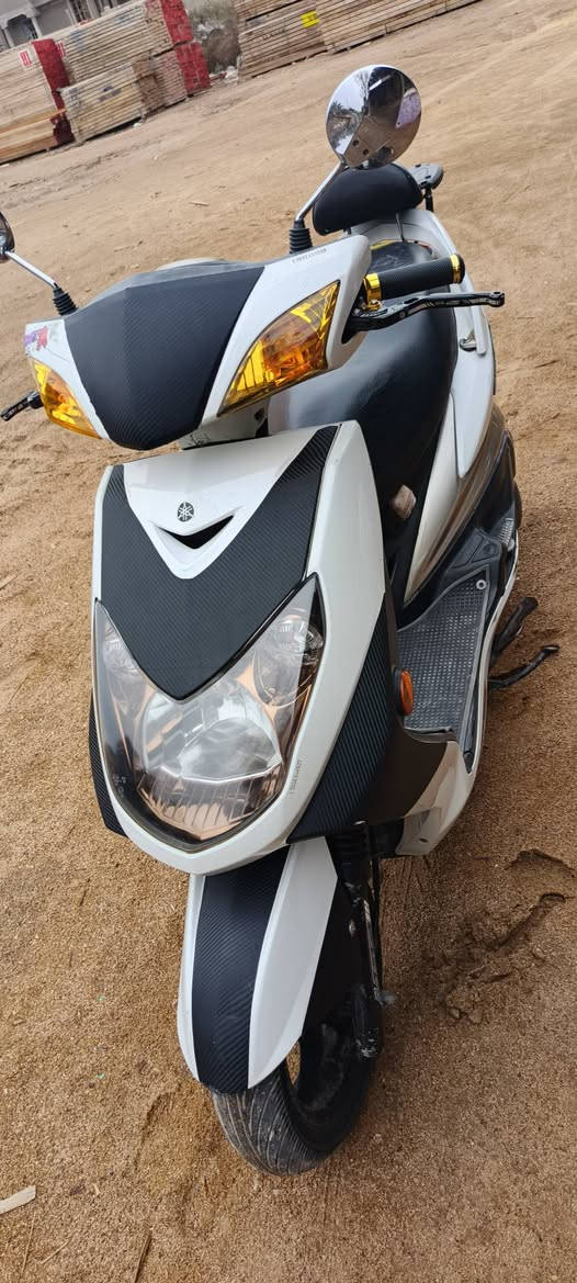 سلام سكنس فحل طلاعات نوزل ختم واحد ويا مكينه دراجه خير من الله شلعه معدل مكينه ناعمه ما مفتوحة مكفوله كفاله عامه من كلشي من فتح من اي خلل بيه ضمانك سبوع كامل دراجه مامتعوبه مال جناي دهن كل 20يوم ابدله بانزين محسن ياخذه يترحملي بيه الله شاهد جناي بيه خير يدلل مو جناي ما تخدمك  سعر خاص صراحه دراجه بل واقع احله بهواي مكاني البصرة قضاء الهوير رقمي ***********
وساب بس ***********❤
