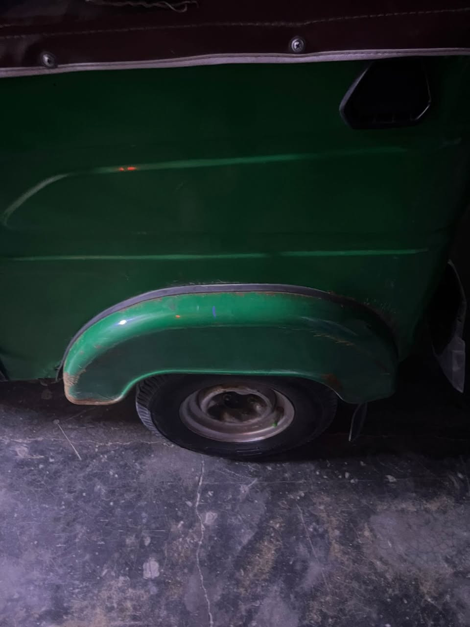 السلام عليكم تكتك 22معمره تكتك مو مكفوله رقم وسنويه تحويل مباشر سعرها 6800 مكاني بغداد البياع تقاطع درويش ***********
