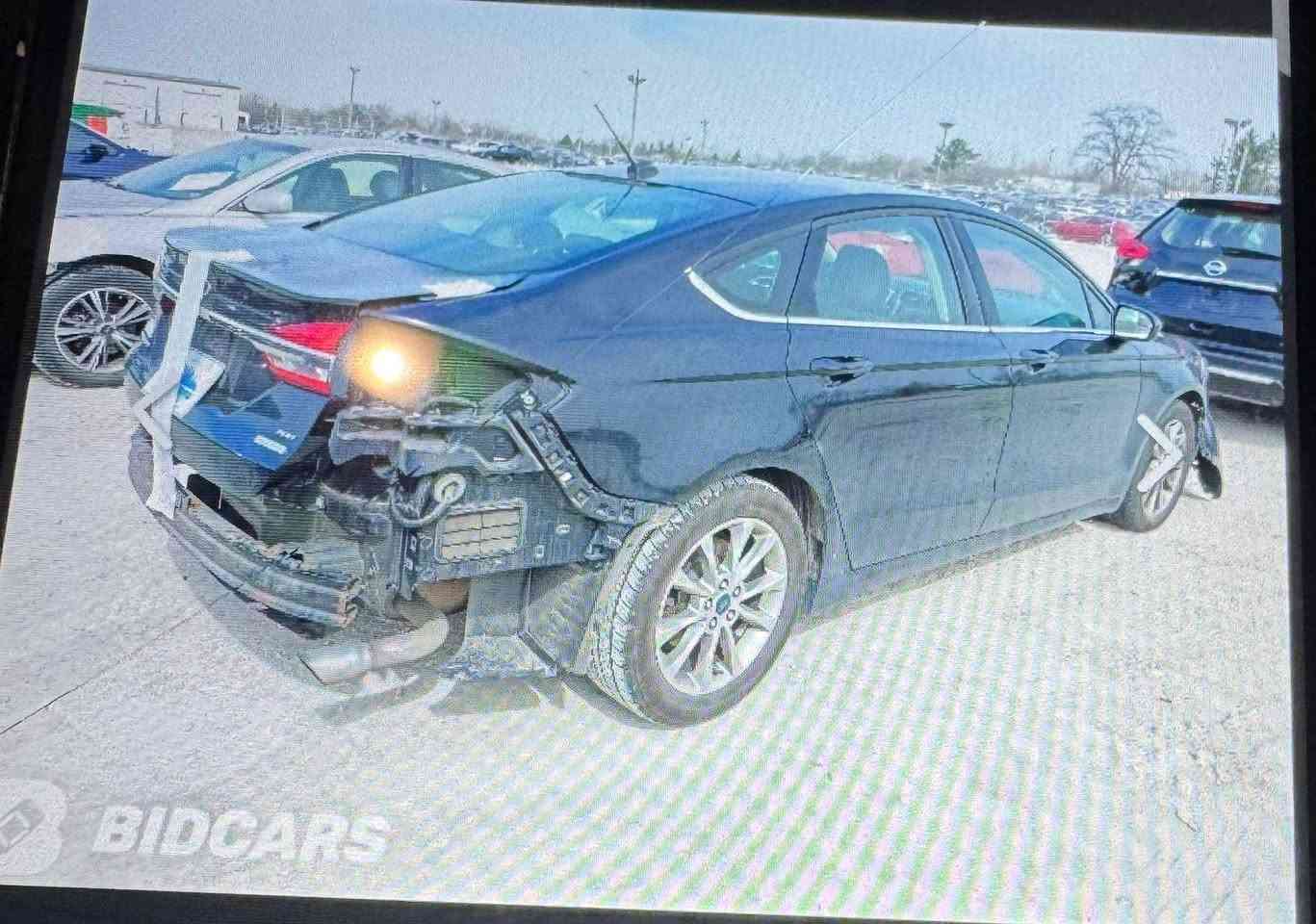 السلام عليكم ورحمة الله وبركاته
(((السعر صار مناسب جدا اكتب تم او السعر ويوصلك السعر))) 

‏‎       ——— لـلـبـيع او مراوس رقم شمالي فقط ———

‏‎ فورد فيوچن .      —      Ford Fusion

‏‎وراد أمريكي.        —  بدون ايرباك 

‏‎الموديل               — 2017 

فئة                      — تيتانيوم  

حجم المكينه       — V4/2500 

‏‎اللون                   — اسود   

المسافه المقطوعه —85.000 

حالة السياره.    — ضرر ( صور الحادث داخل المنشور  ) 

‏‎المواصفات 

‏‎- بصمة تشغيل

-بصمة أبواب 

‏‎-ترحيب عند الاقتراب 

-ليد نهاري 

‏‎- شاشه كبيره تدعم نظام الأبل كار باي ونظام الاندرويد 

‏‎- شاشه عداد 

‏‎- ستيرن بحركه كهربائيه 

‏‎-تبريد منفصل 

-تبريد قطعتين 

‏‎- بگ لايت LED 

‏‎- كود باب 

‏‎-تحكم ستيرن جهتين 

‏‎-تحديد سرعه 

‏‎-مانع انزلاق 

-حساس خلفي 

-كرسي السايق والراكب بحركة كهربائيه 

‏‎-ليد نهاري

‏‎-گير ماوس 

‏‎-كامره خلفيه دواره

‏‎باقي المواصفات المعروفه 

‏‎السعر            — 135$ بي مجال 

رقم السياره    — أربيل 

‏‎موقع  السياره — السليمانية / كلار

‏‎للأستفسار.     — —***********
