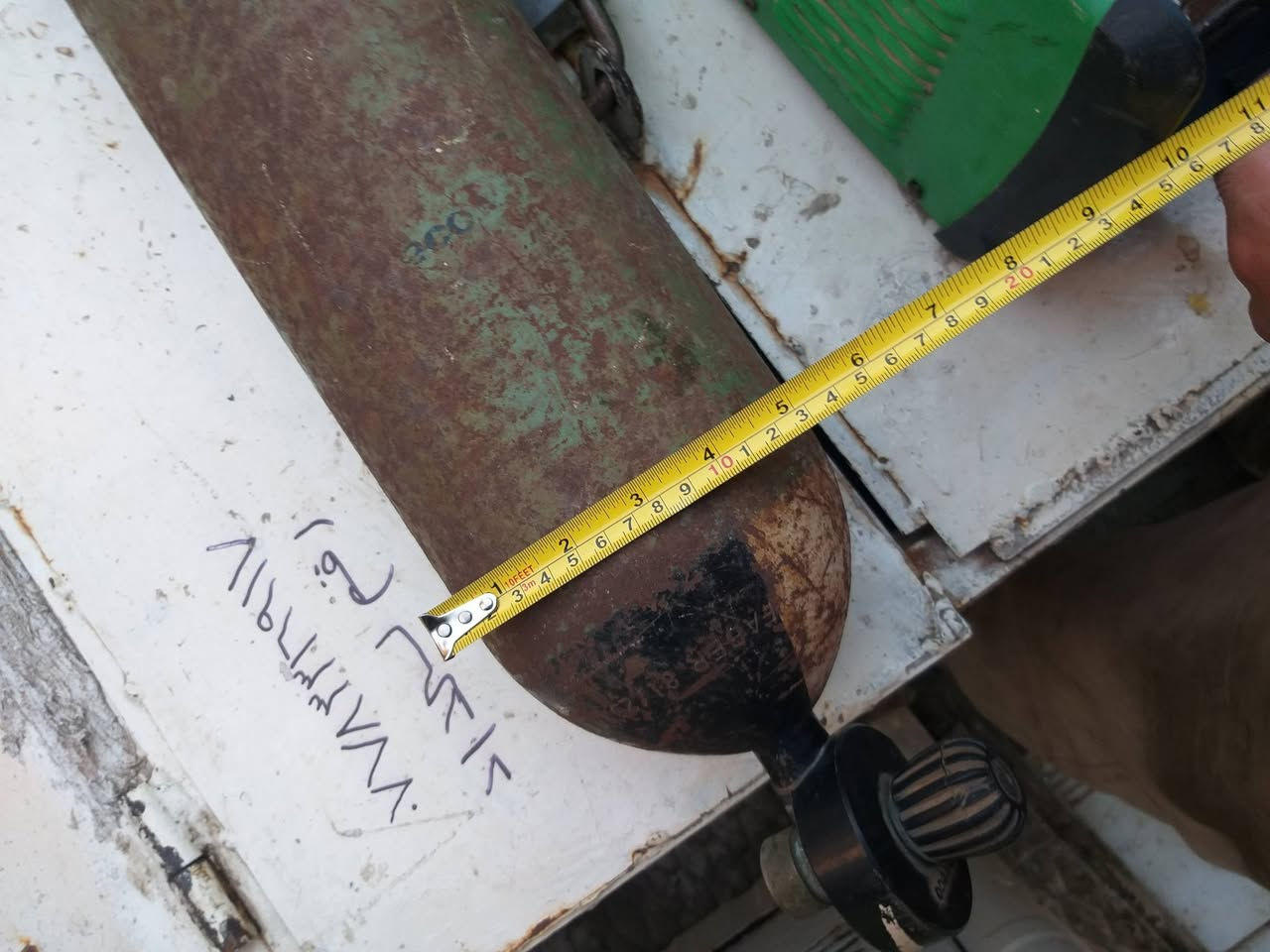 مكينه لحيم ملف نحاس اخت جديده ١٠٠ امبير حقيقي للبيع وبطل اوكسجين ٧ كيلوات رتفاعه نص متر قطره ١٤ سنتيم للبيع رقمي ***********
