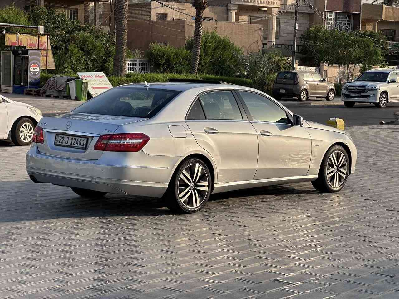 للبيع مارسيدس E200 موديل ٢٠١٠ خليجي
محرك 4 سلندر بلادي ممفتوح جديدمكفول

كير اوتماتيك ثلاث وضعيات قباده مكفول 

تبريد شغال ثلج قطعتين بعز الضهر ثلج تبريدها

تخم تاير صدر باتري كله جديد ترايها كلش حلو

سياره مال بيت متعوب عليها مو تعبانه كلش جديده

رقم اربيل الدولي تريد وكاله او تحويل اني حاضر 

السياره فول مواصفات ما بيها شي ميشتغل كلشي شغال

صفر مسج ما بيها اي اعطال ومتحتاج مصرف 

بيها شخط بل باب الوره السايق وصابغين قطعتين ملاون 

السعر ١٢٥ ورقه وبي مجال ***********
