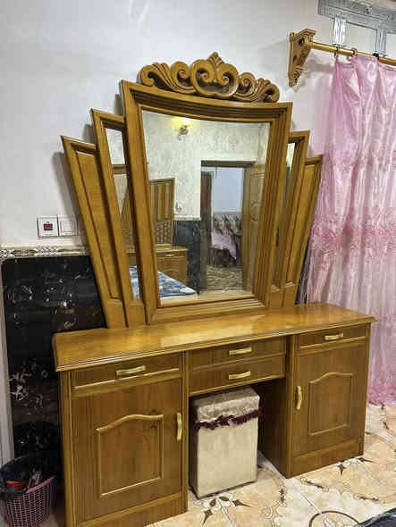 السلام وعليكم غرفه تفصال مفصلها مليونين ونص وصارله سنه استعمال قليل سعر مليون و700 بيه مجال مكاني البصره ابو الخصيب كوت ثوني ***********
