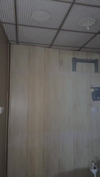 محل للإيجار • مربع الشارقة • قريب الشارع