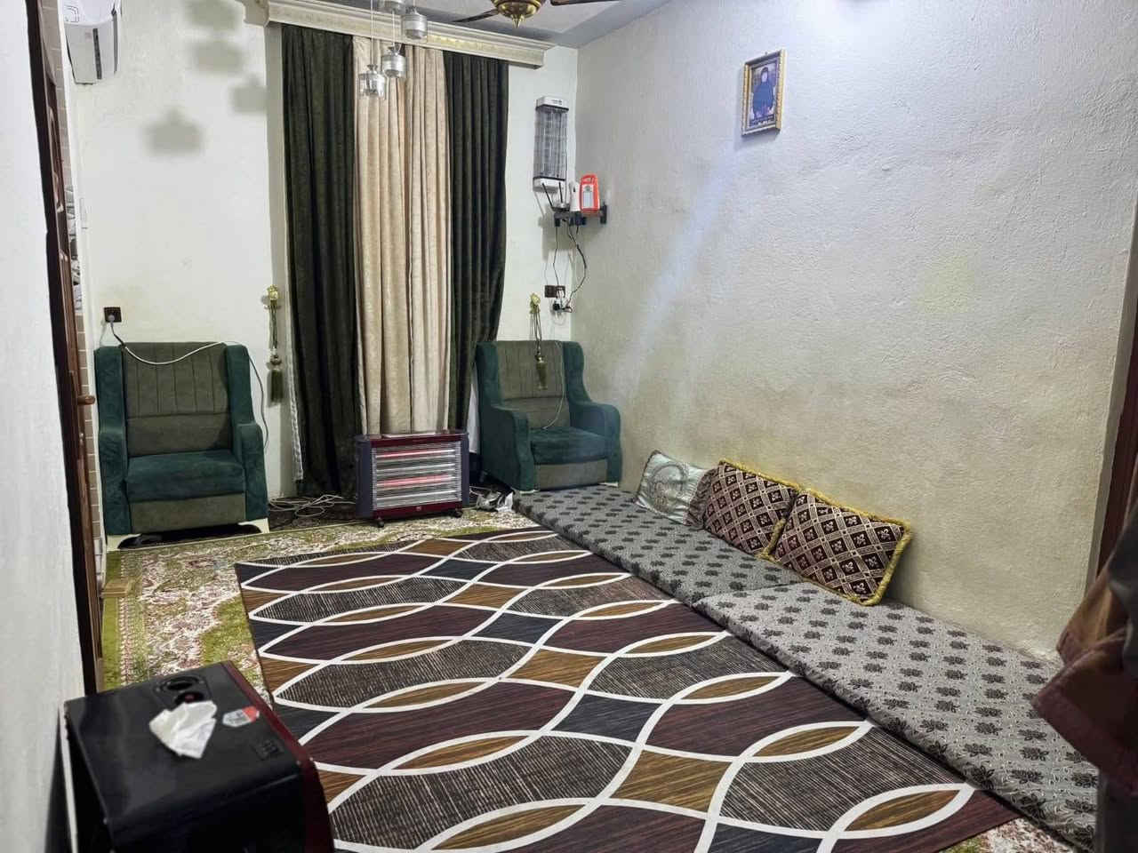 🏡 دار مميز جداً للبيع – الرمادي / شارع 40

📍 الموقع: الرمادي – شارع 40 قرب أفران الصباح
📜 جنس العقار: طابو زراعي / سند 25 / تحويل مباشر
📐 المساحة: 250 متر
💰 السعر: 105 مليون وبي مجال

✨ مميزات العقار:
• بناء حديث ومشيد بجودة عالية
• يقع في منطقة سكنية هادئة ومتكاملة الخدمات
• قريب جداً من الشارع العام والمحال التجارية
• تتوفر جميع الخدمات من ماء وكهرباء وتبليط.

يحتوي الدار على غرف نوم عدد 2 وصالة ومطبخ واستقبال و حديقة و كراج و مجموعة صحيات داخلية وخارجية.

جنس العقار طابو زراعي.

-----------------------------------------------------
📞 للاستفسار والمعاينة:
زيارة المكتب ، مقابل جامع الواثق 

📱 واتساب على كلا الرقمين 

         ***********
         ***********.
