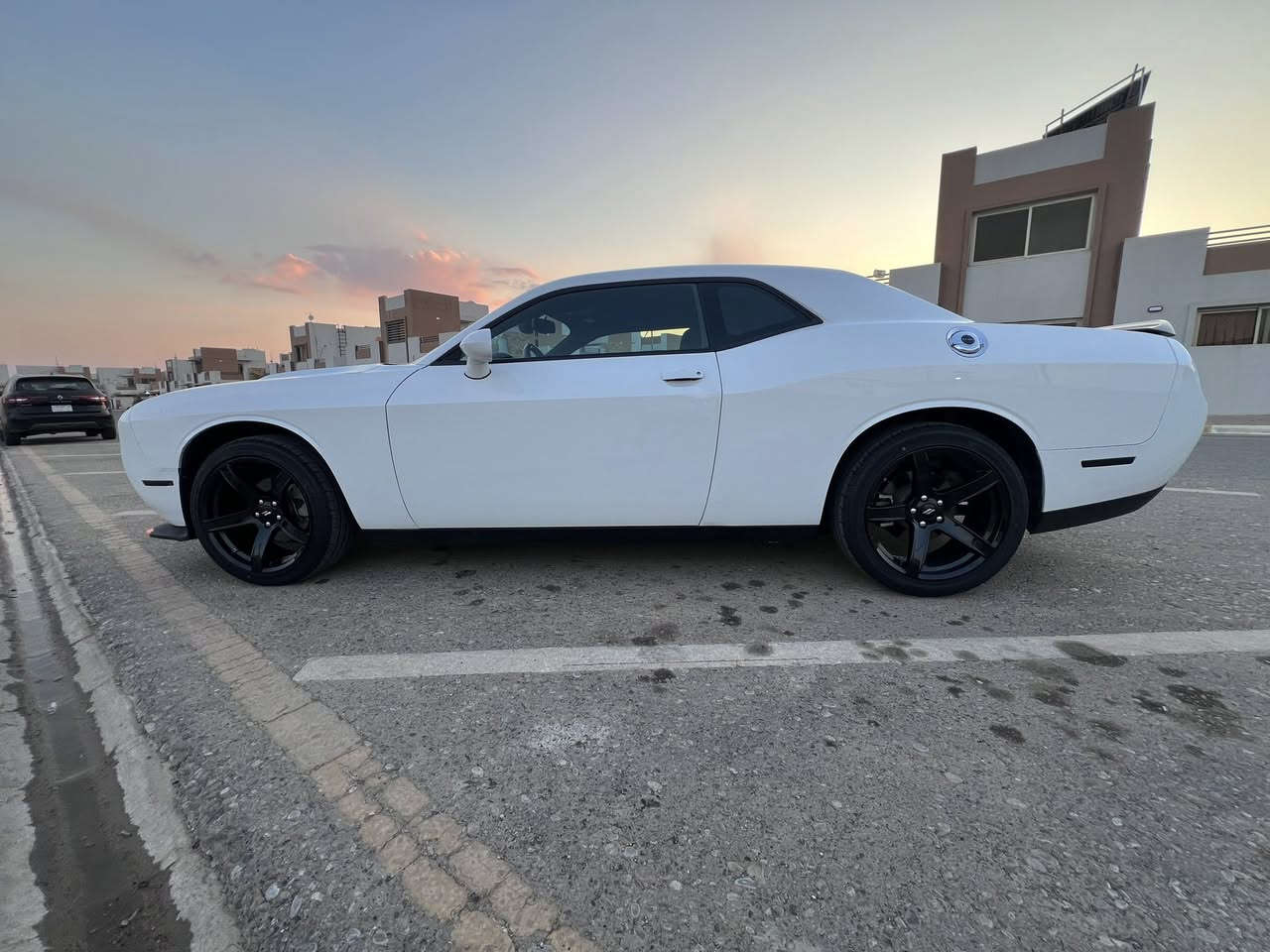 جالنجر موديل2023 sxt
ماشية 32
فحص مؤقت تترقم اي محافظة ماعدا الاقليم
ويالة 20
مواصفات ال sxt معروفة
تحكم ستيرن
كشنات كهرباء
مراية جانبية هيتر
سيارة جديدة 
ضرره جاملغ وبونيد
سعر 145
مكانه كركوك 
***********
