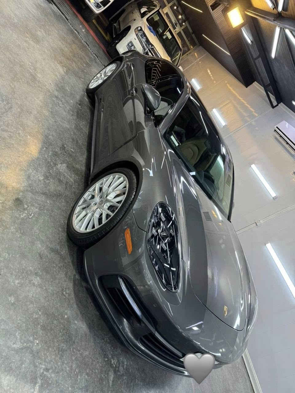 بورش موديل 2018 بانميرا شكل الجديد
فول فول مواصفات محرك 3.6T 
-صندوق الخلفي كهرباء
بنوراما
-رادار جانبي
مثبت سرعة تحديد مسار 
- شاشه وكامرة وحساسات اماميه وخلفية
- داخل جلد
- مقاعد تدفئه  وخزن
- سبايدر كهربائي خلفي 
- انظمه قياده مختلفه 
- مقاعد خلفيه منفصل وتبريد منفصل
 بعد هواي مواصفات مينعدن كومه بعد ذكرت اهمهن
مكان السيارة بغداد 
السعر (420$) وبيها مجال
تفاصيل اكثر اتصل ***********
