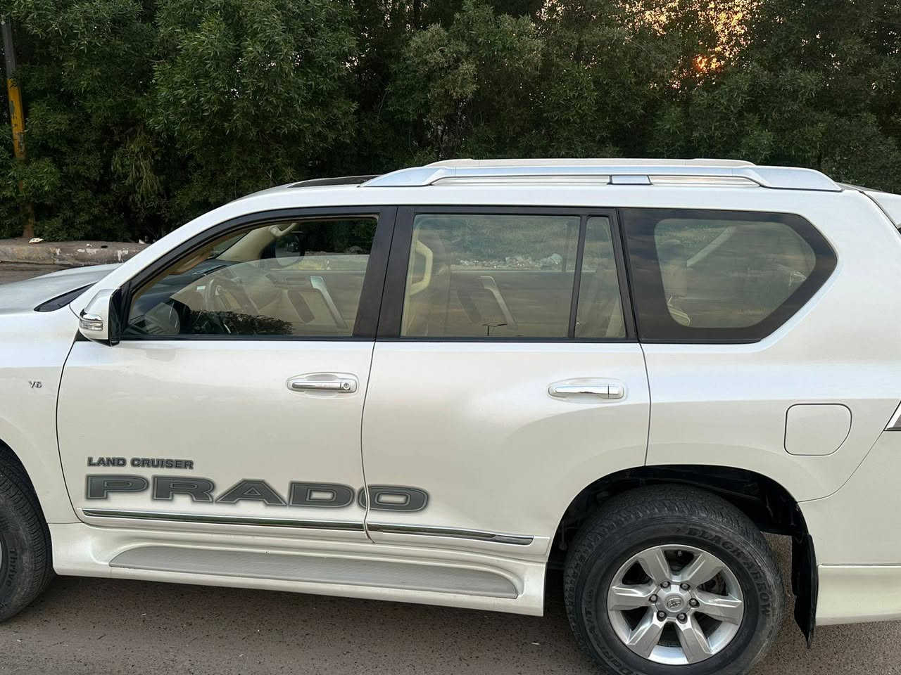 ابرادو 2014 ماكينه مقفوله وجير مقفول كفاله عامه سته سلندر 4000 فول واحد على واحد السعر٣١٠ بيها مجال العنوان بغداد العطيفيه***********
