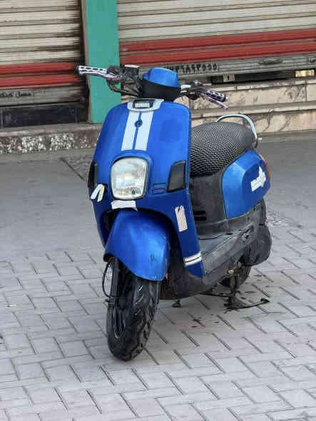 السلام عليكم 
ماكس بوليسي للبيع او المراوس بماكس عدله دراجه نوزل خير من الله مكينه بلاديه ممفتوحه تجي تفحص وتجيب وياك الف فيتر دهن جديد صدر جديد بلاديه للاخير كهربائيات كلها شغاله مابيها اي نقص 
عنوان الدراجه بغداد  
للاستفسار *********** 
السعر 500 وبيها مجال حك الجيه
