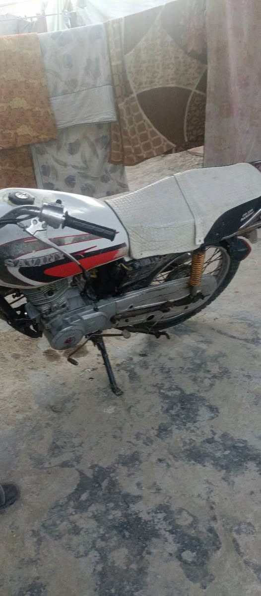 للبيع سعر ٢٥٠ كلك  يردله ترتيب نكره  كهربائية كله تشتغل تاكير كله شراي يتصل ع رقم أو مراوس ***********
