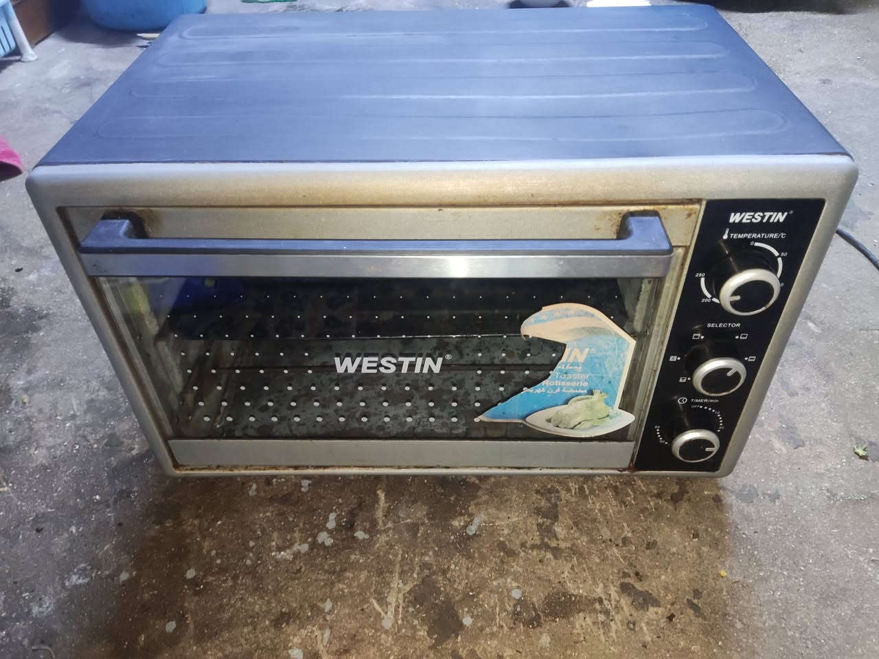 #مكلف-بالنشر
اوفن نضيف سعة46 لتر من شركة WESTIN المعروفه سعره 45 ألف وبي مجال بسيط شغال على الفحص 
***********
***********
