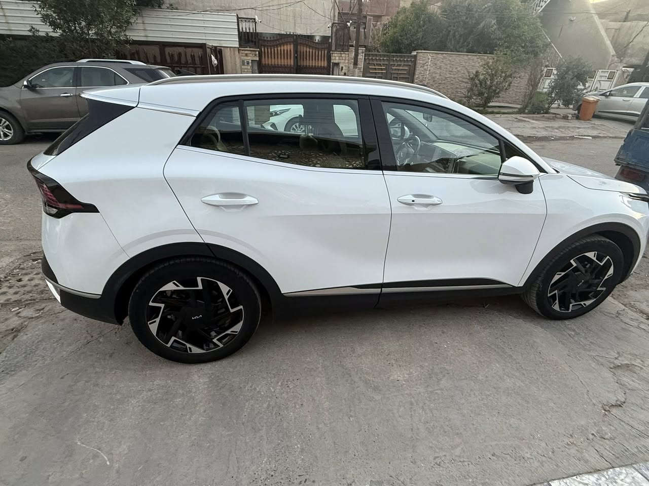 السلام عليكم
كيه سبورتج 

موديل 2024

ماشيه 26

مال دوليه

السياره فول ماعدا البانوراما

السيارة جديده كلش  

السعر /222

بيها مجال 

للاستفسار /***********

مكاني طالبيه
