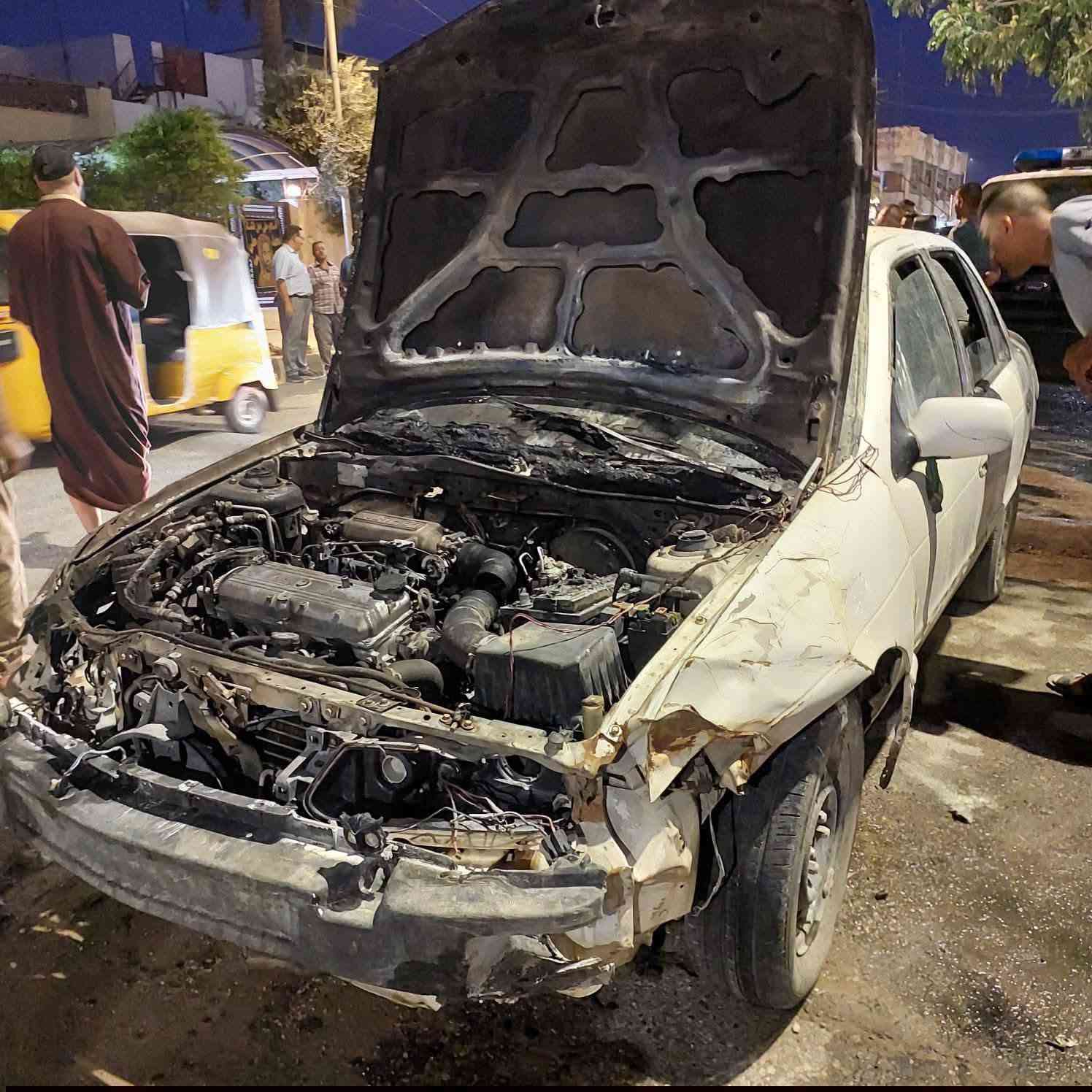 سيارة للبيع السعر 20رقم بغداد ***********
