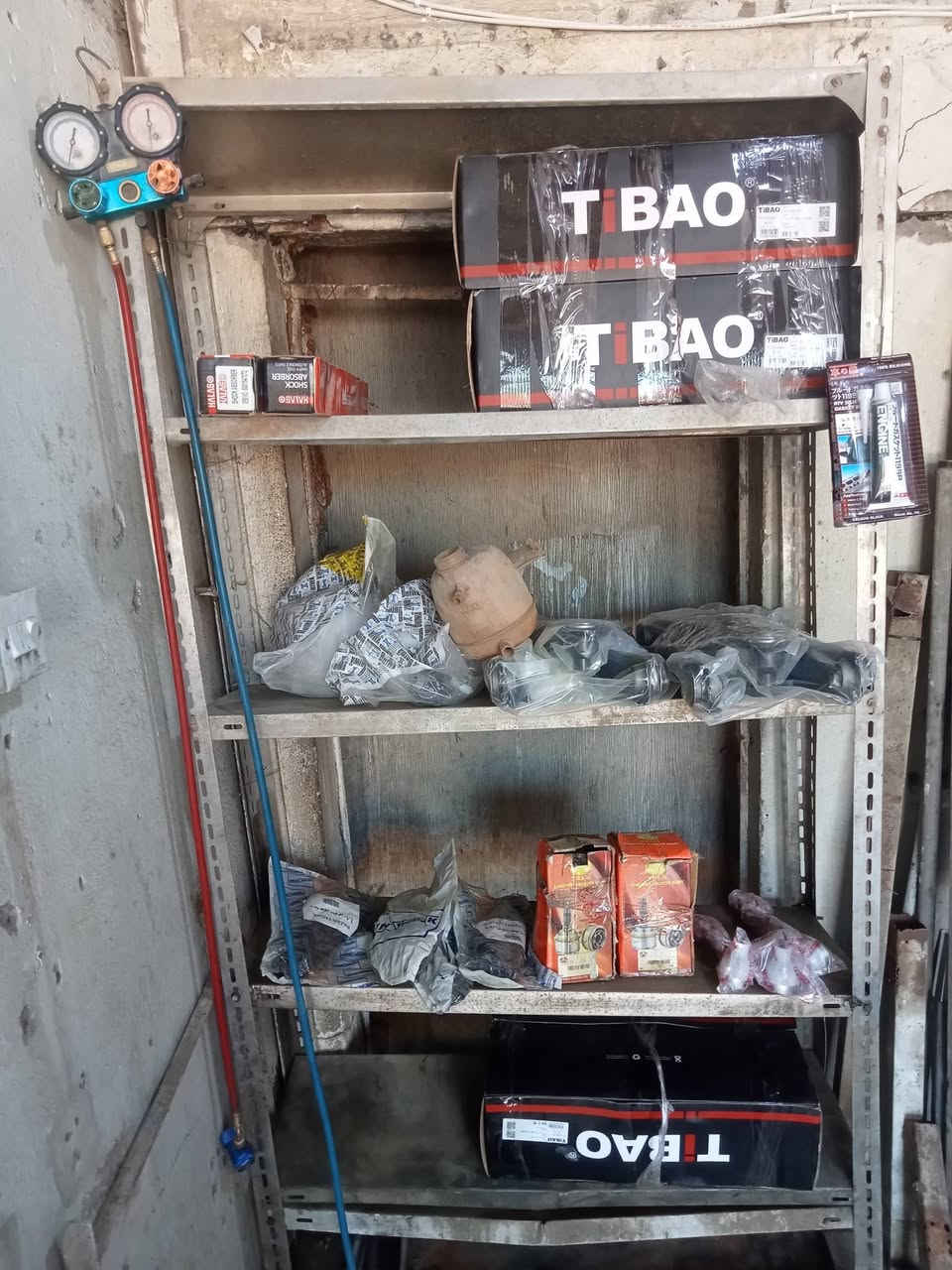 متاح
تبريد سيارات + فيتر + حداد صدر + ادوات حتياطيه 

دوات صدر + كلاجات + جويترات + نوزلات + دبات ماي + صوندات ماي + روس درايم شفت + اذاين كير والاخره 

مكان شارع المخازن قرب مستشفى شهيد صدر 

تواصل ***********    /   ***********
